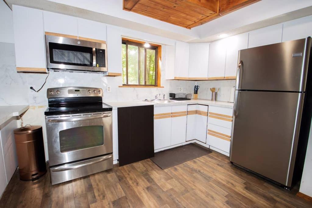 Entire 3 Bedroom Adventure Chalet, Near The Best Of The Poconos Восток Страудсберг Экстерьер фото