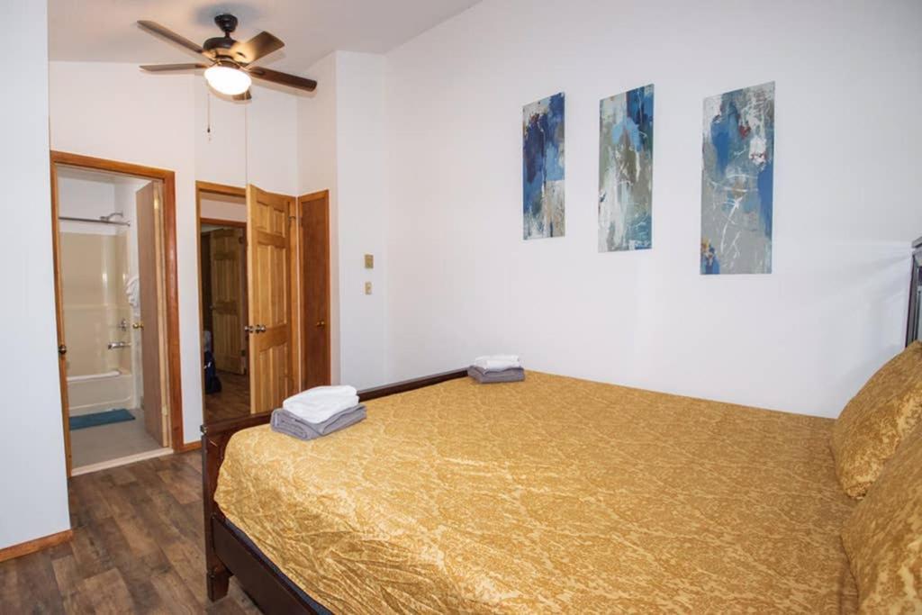 Entire 3 Bedroom Adventure Chalet, Near The Best Of The Poconos Восток Страудсберг Экстерьер фото