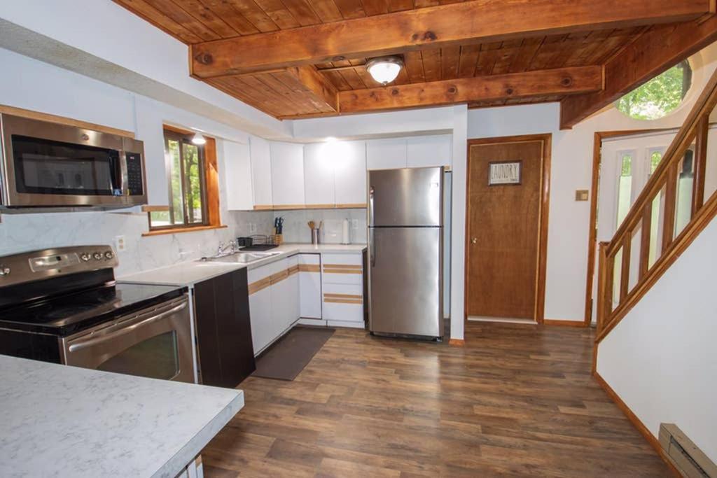 Entire 3 Bedroom Adventure Chalet, Near The Best Of The Poconos Восток Страудсберг Экстерьер фото